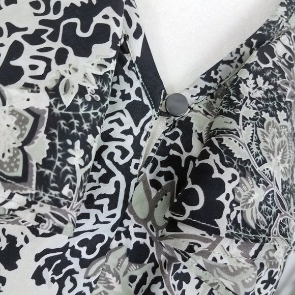 Banana Republic Women's Silk Ruffle Neck Camo Blouse Tank Top Shell - Picture 3 of 8